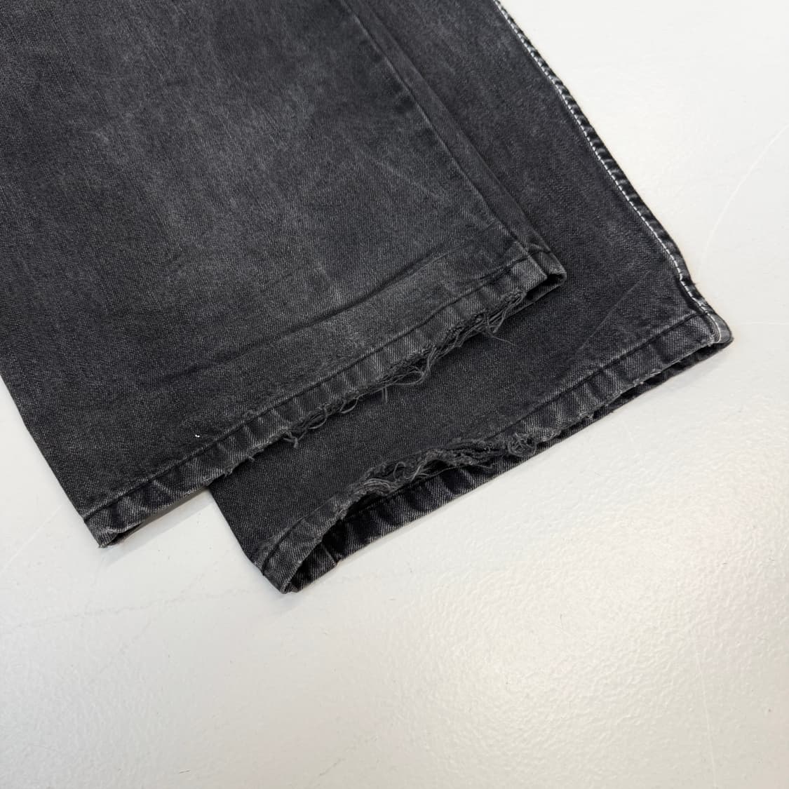 펠레펠레 스컬 해골 뱀 올드스쿨 타투 자수 흑청 와이드 데님팬츠 상품이미지6