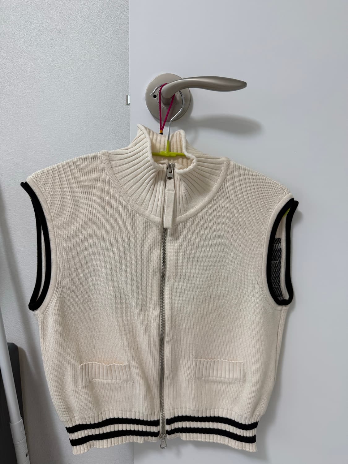 마뗑킴 니트 집업 조끼 아이보리 s 상품이미지1