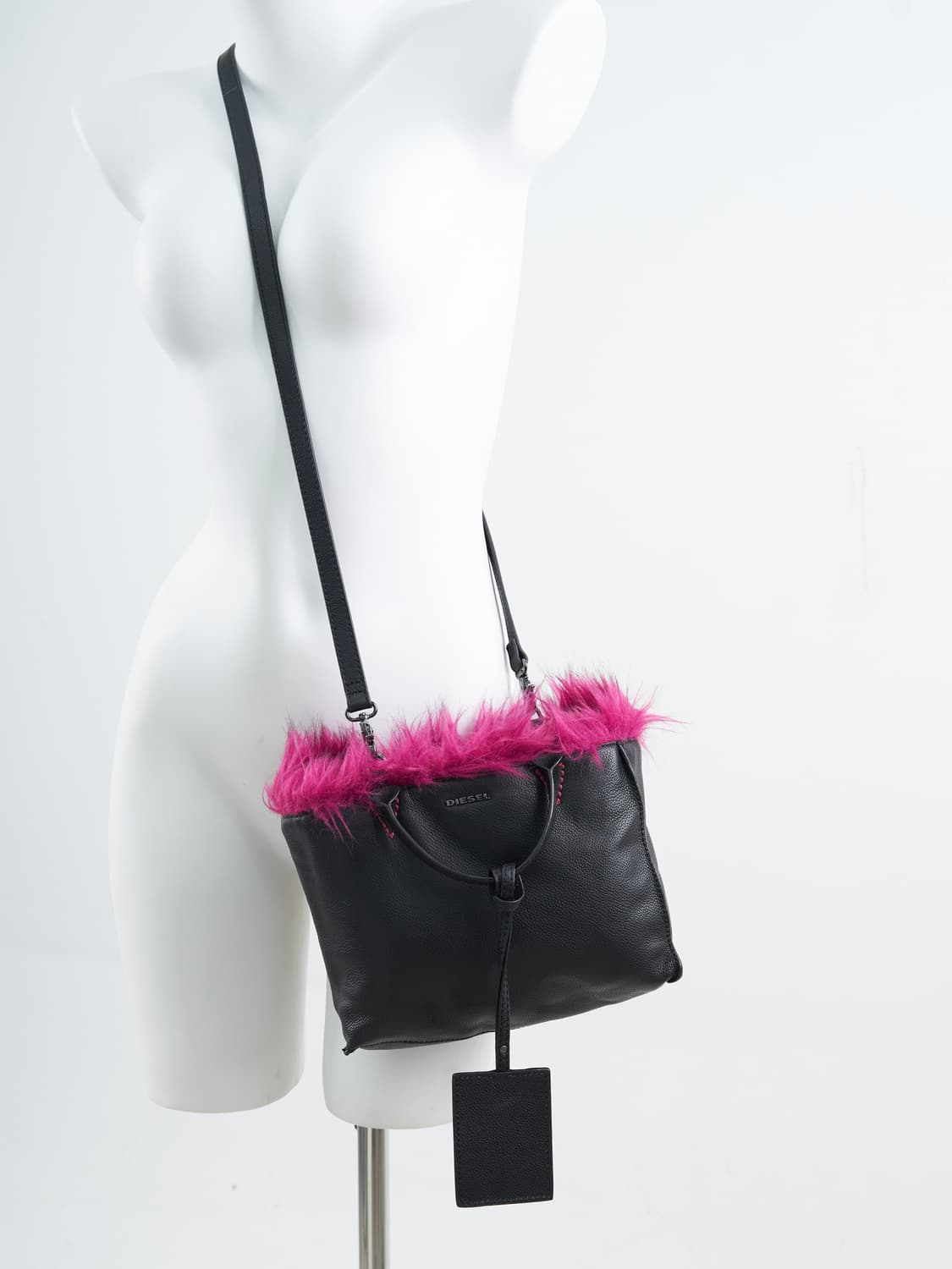 DIESEL reversible pink fur cross bag 상품이미지2