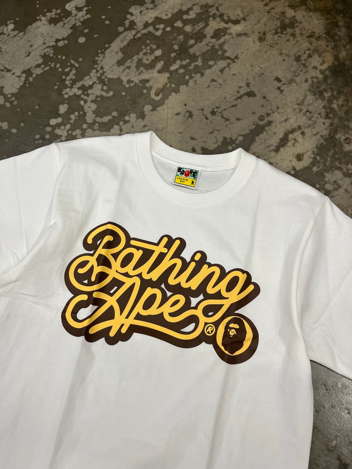 베이프 반팔 화이트 M / L 상품이미지2