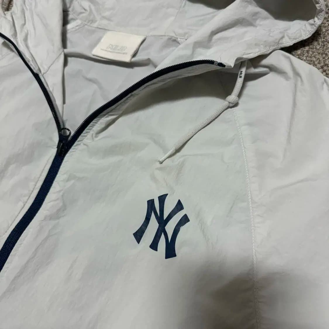 M 엠엘비 빅로고 바람막이 상품이미지4