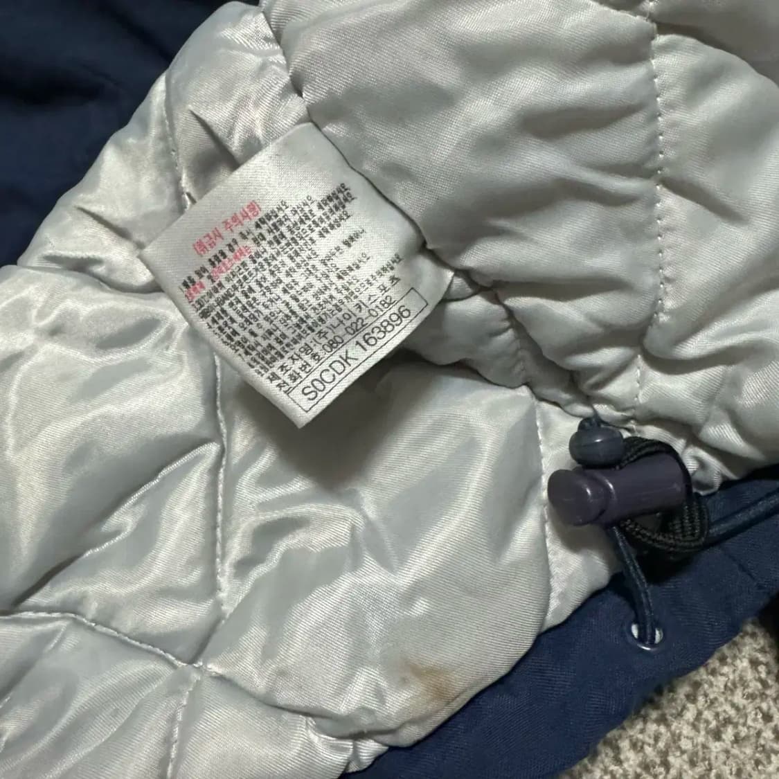 105 나이키 스우시 누빔 점퍼 상품이미지4