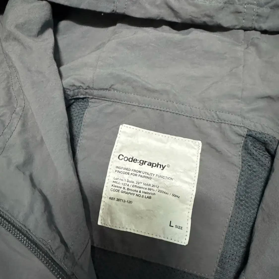 L 코드그라피 나일론 반집업 상품이미지3