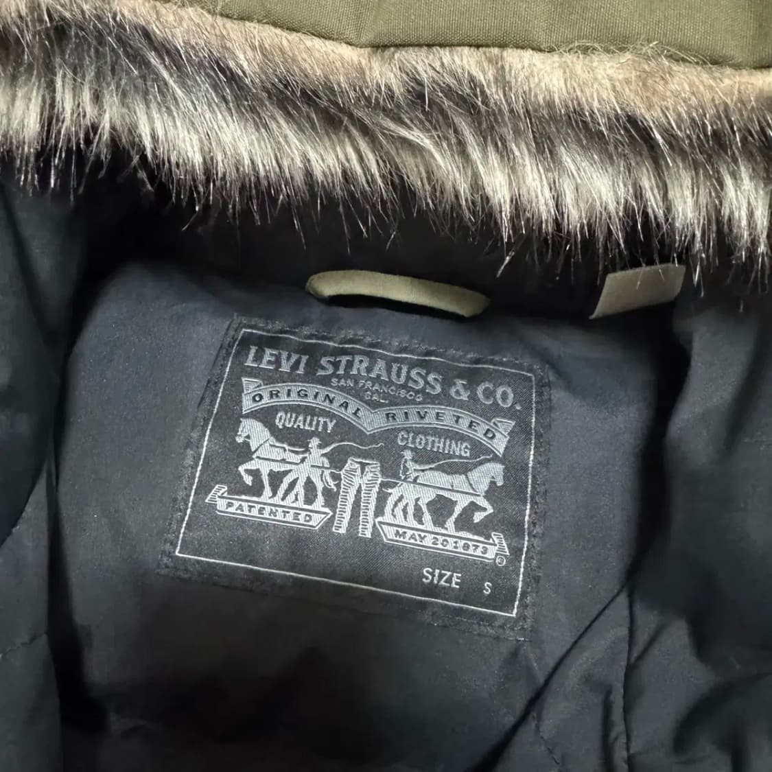 S 리바이스 패딩 상품이미지3