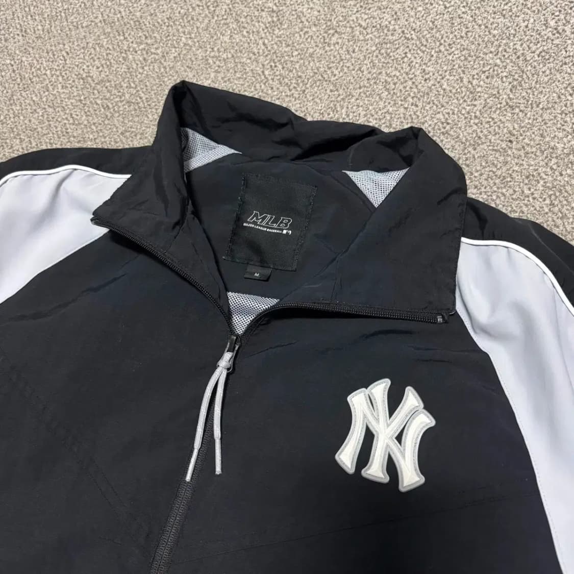 M MLB 뉴욕 양키스 바람막이 자켓 상품이미지2