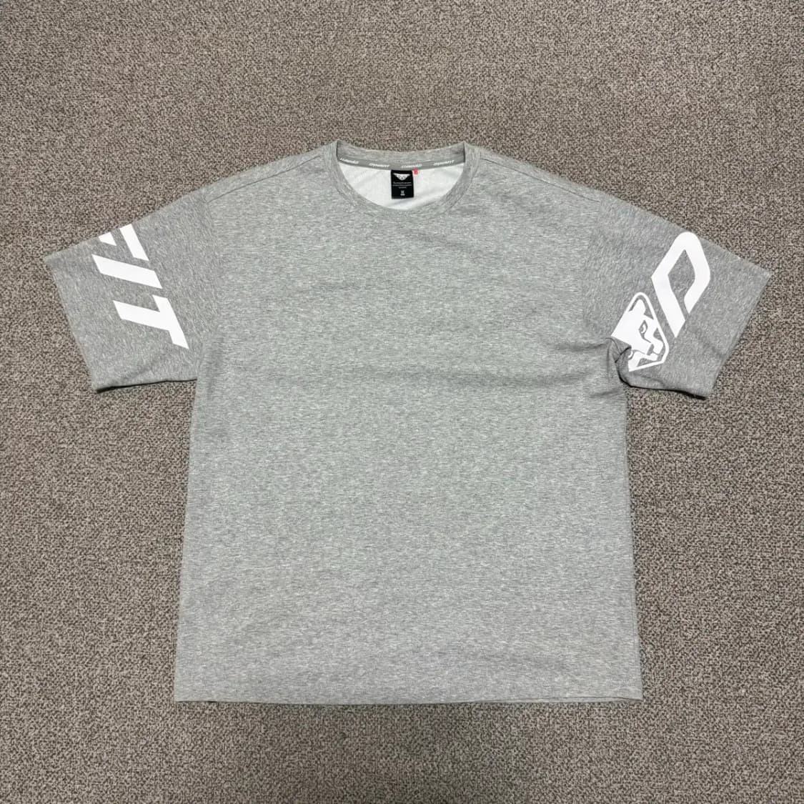 95 다이나핏 반팔 티셔츠 그레이 상품이미지1