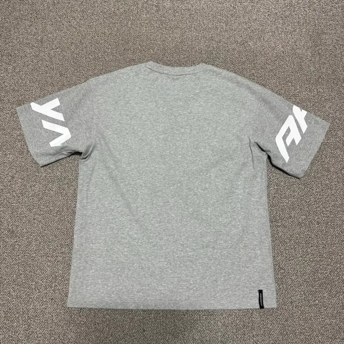 95 다이나핏 반팔 티셔츠 그레이 상품이미지5