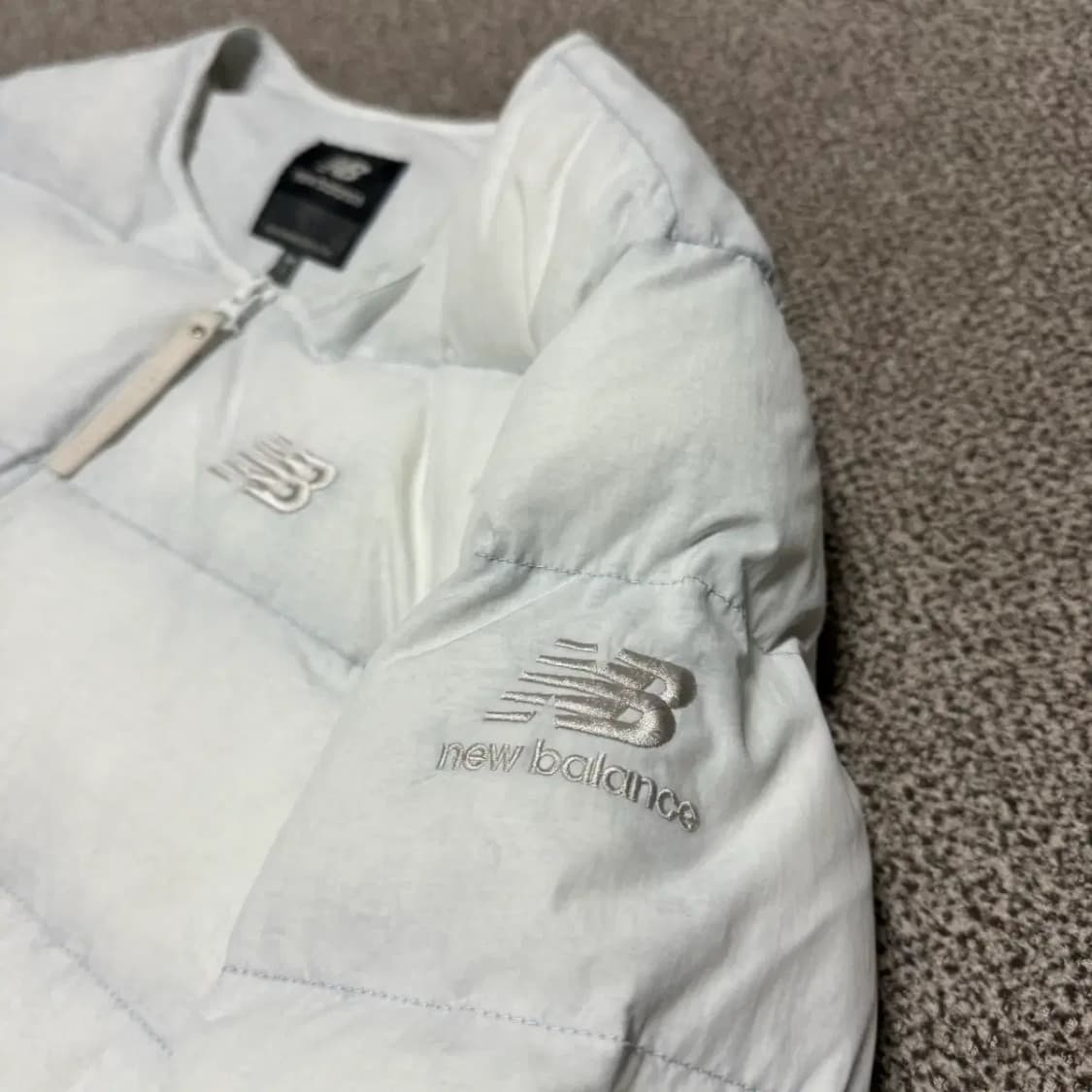 L 뉴발란스 패딩 여성 상품이미지4