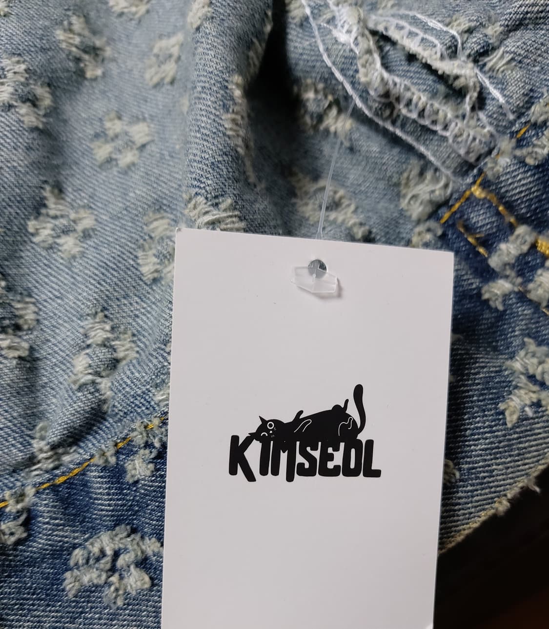 KIMSEOL 홀펀치 데님 트러커 자켓 1사이즈(새상품)

 상품이미지5