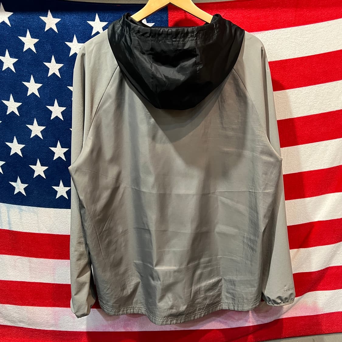 언더아머 후드 바람막이 상품이미지2