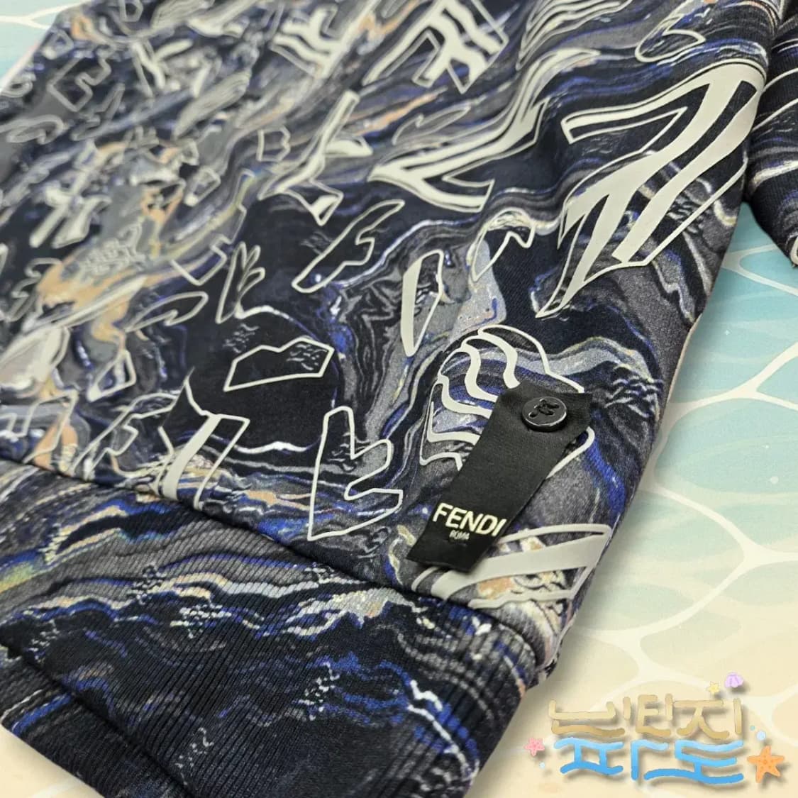 XL FENDI 펜디 FW21 멀티컬러 프래그먼트 프린팅 후디 상품이미지4