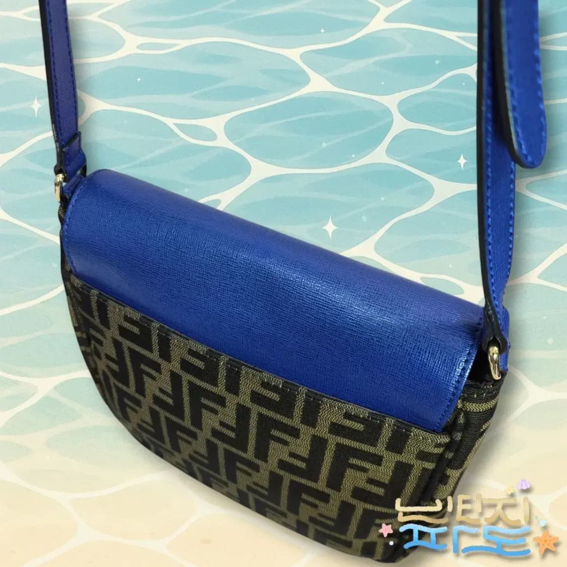 감정서O FENDI 펜디 주카 플랩 크로스백 상품이미지6