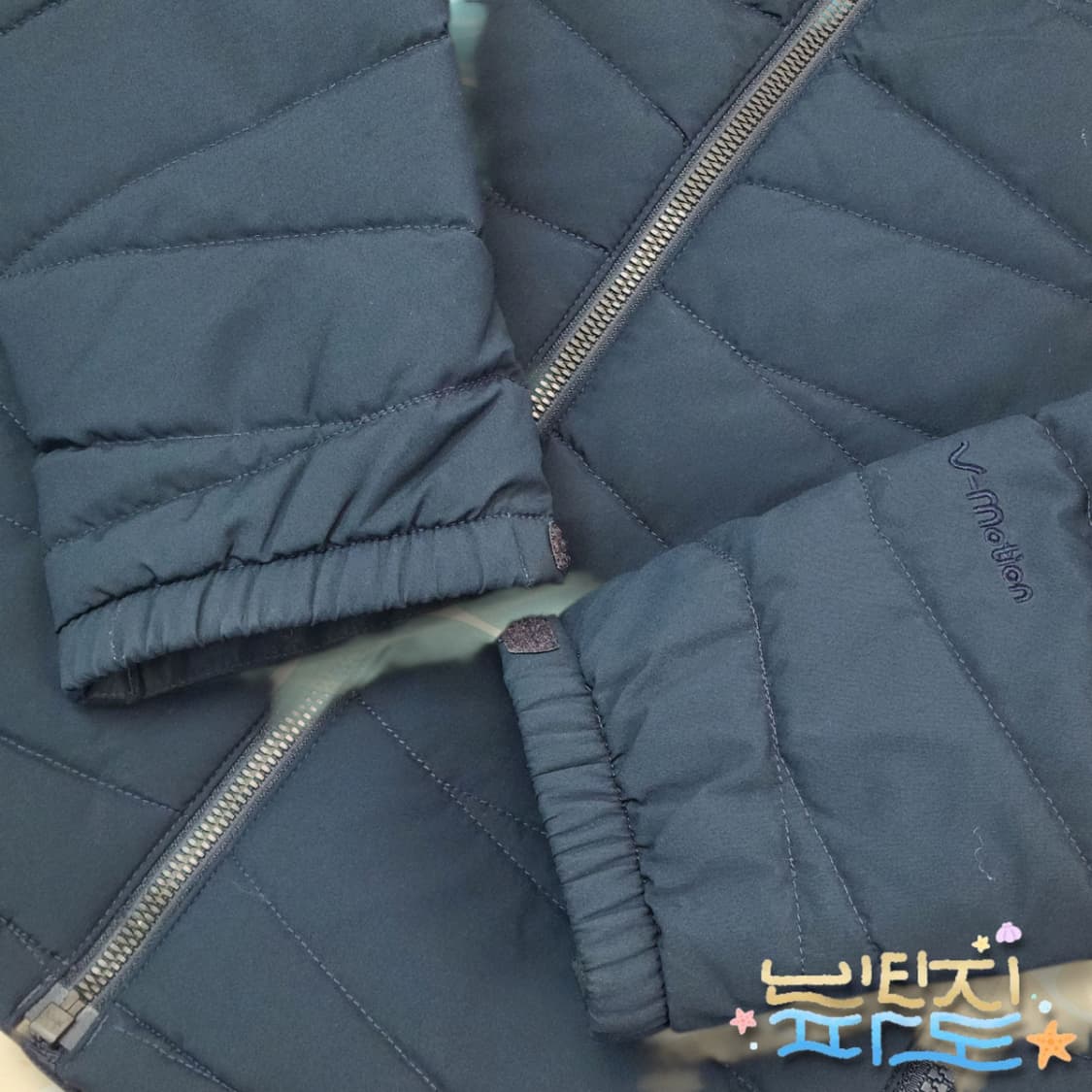 105 노스페이스 딥네이비 브이모션 경량패딩 상품이미지4