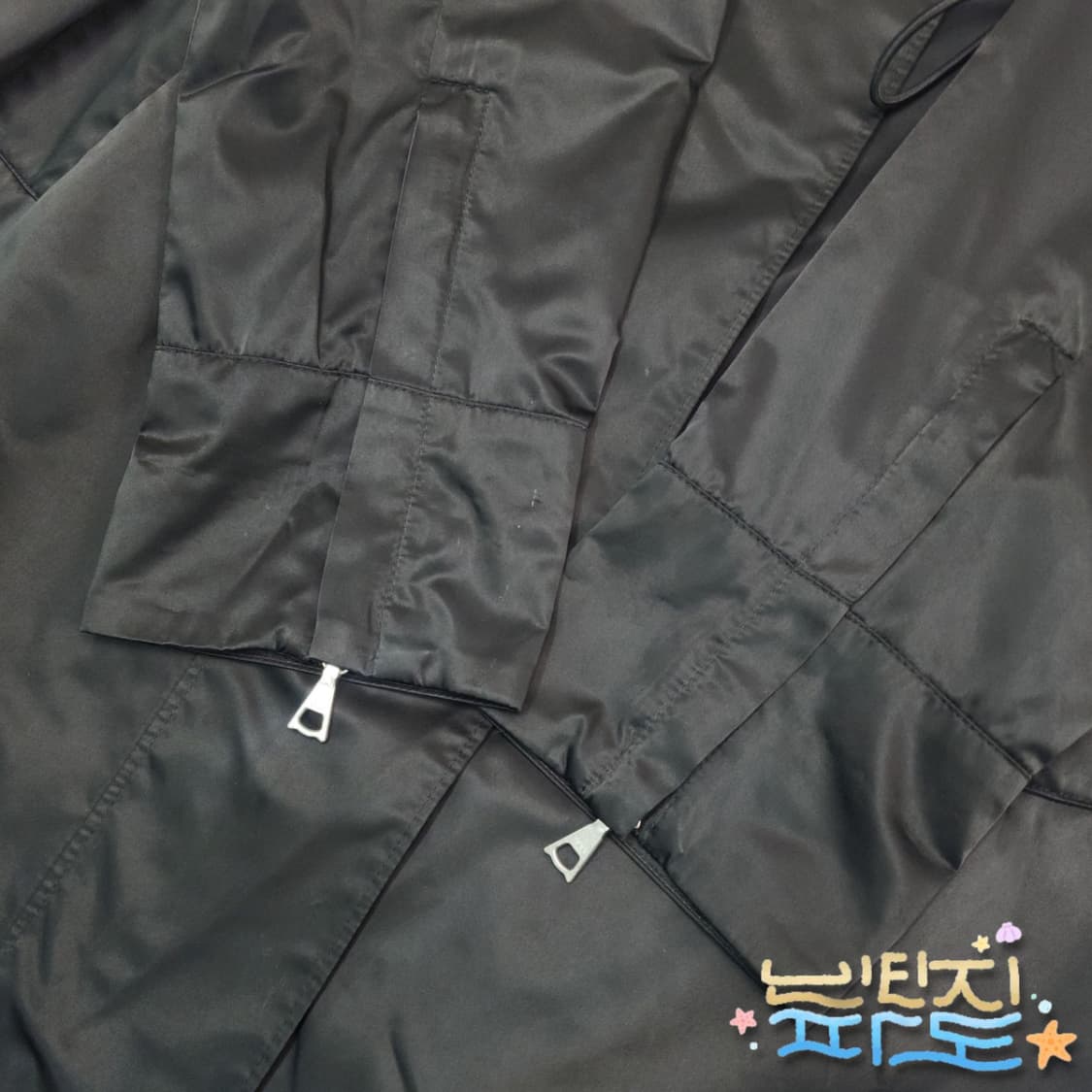 1 띠어리 사틴 드로스트링 코트 상품이미지4