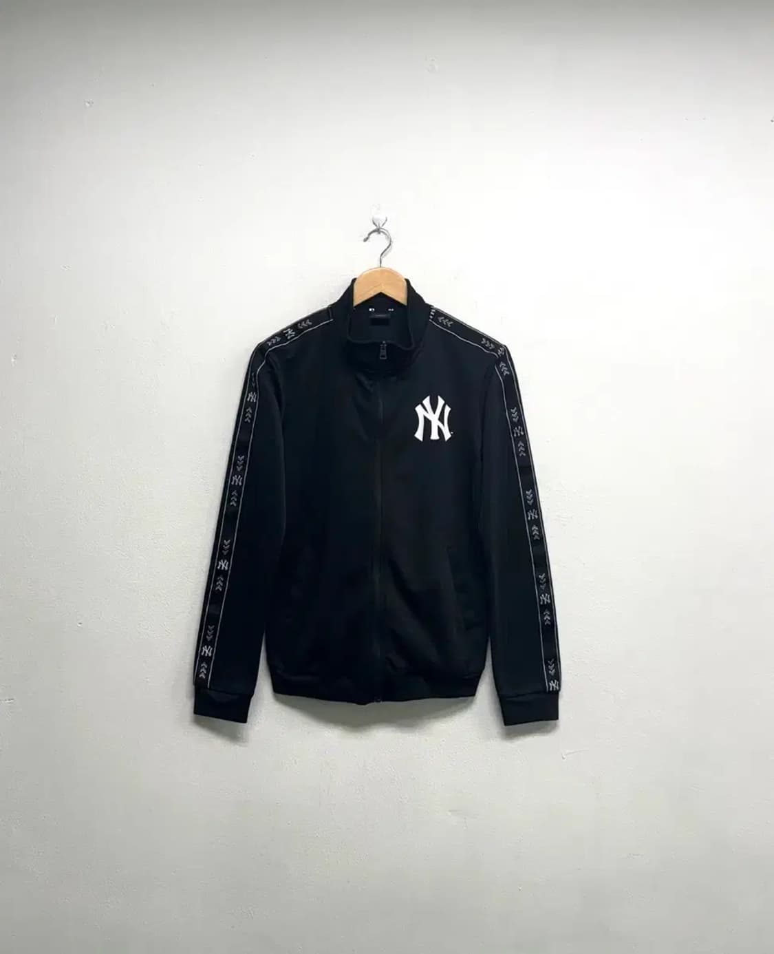 MLB 로고 하이넥 집업 M 상품이미지1