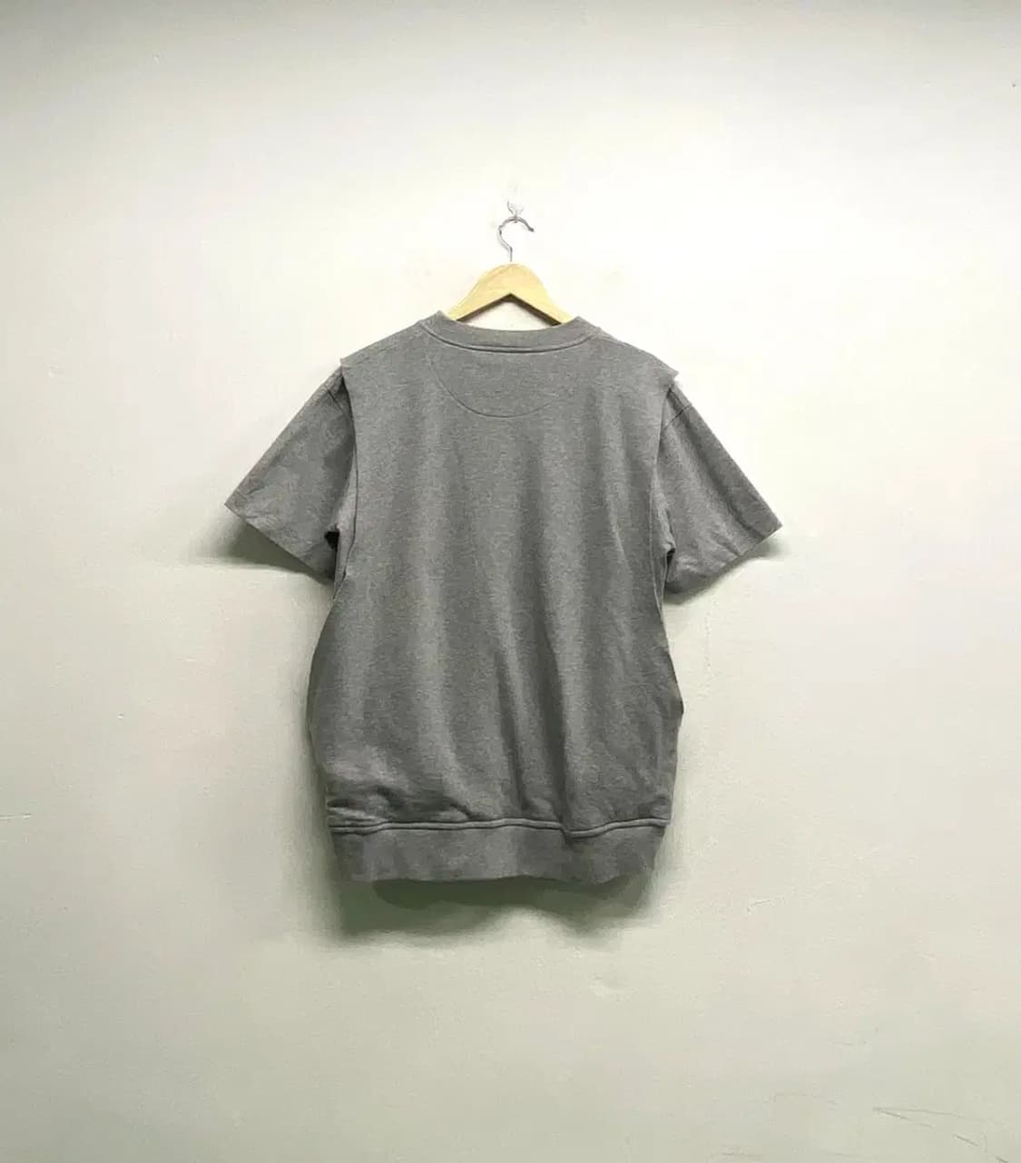 우영미 절개 반팔 맨투맨티 M-L 상품이미지4