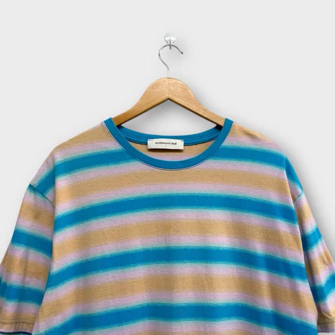 앤더슨벨 그라데이션 스트라이프 티셔츠 L 상품이미지3