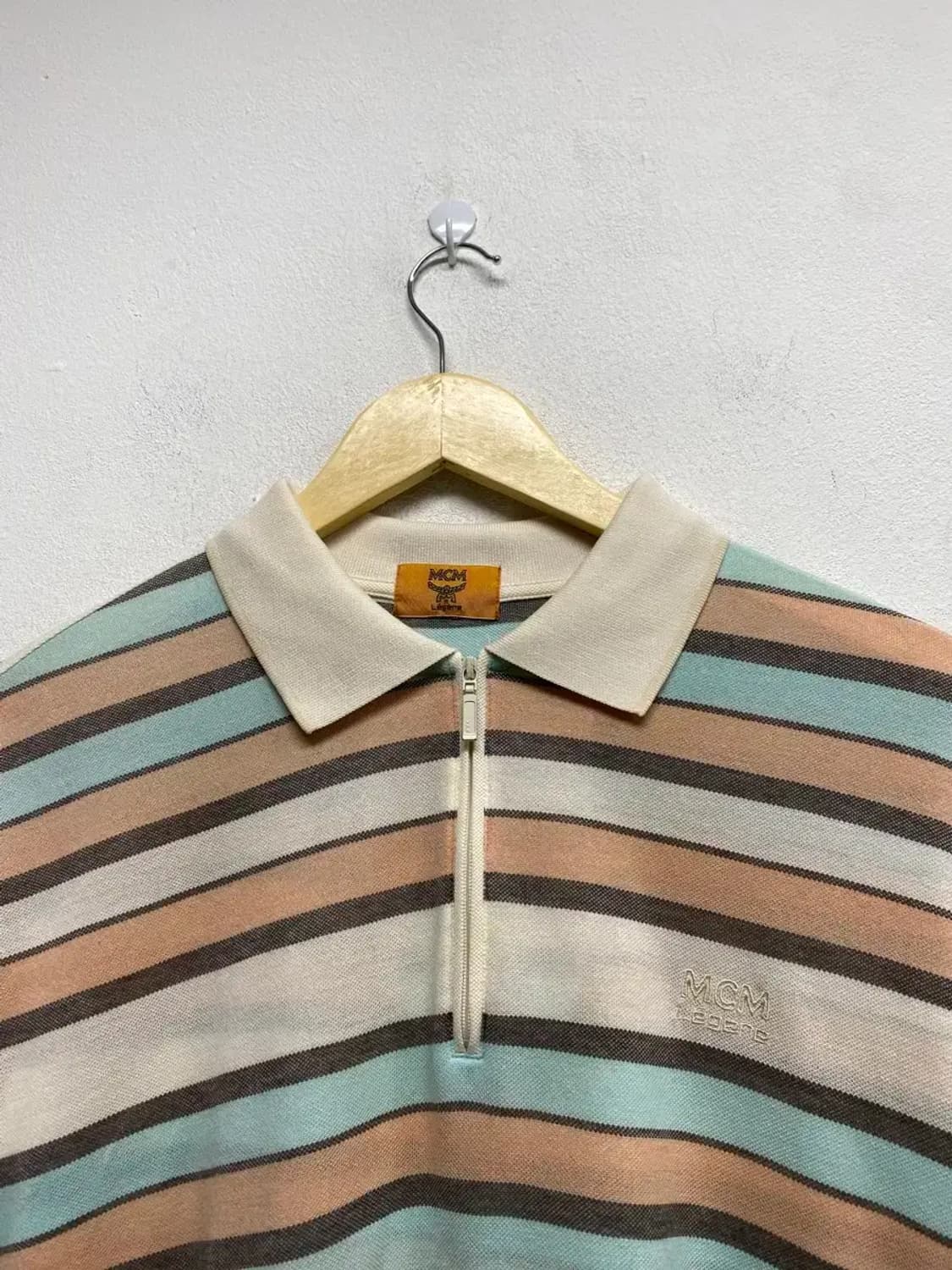 엠씨엠 MCM 멀티 스트라이프 카라넥 티셔츠 M 상품이미지3