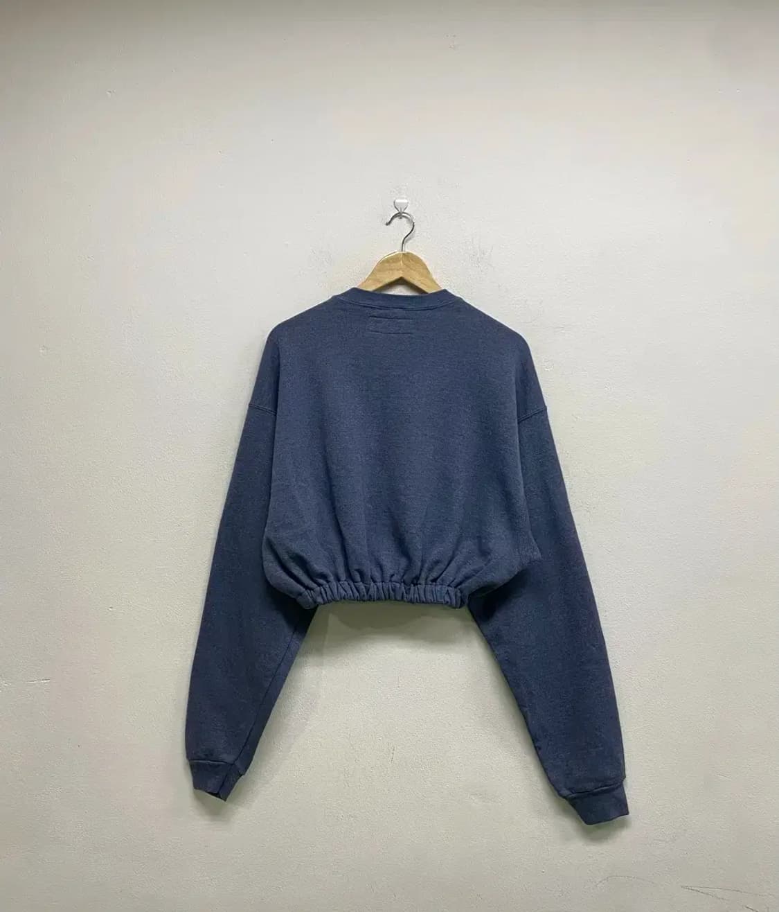 입생로랑 크롭 맨투맨 XL free 상품이미지3