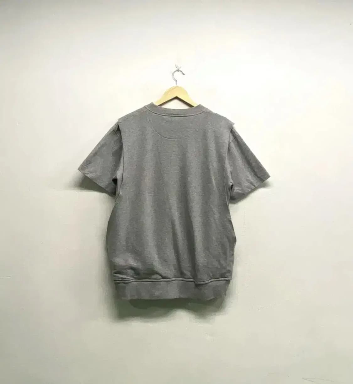 우영미 절개 반팔 맨투맨티 M-L 상품이미지4