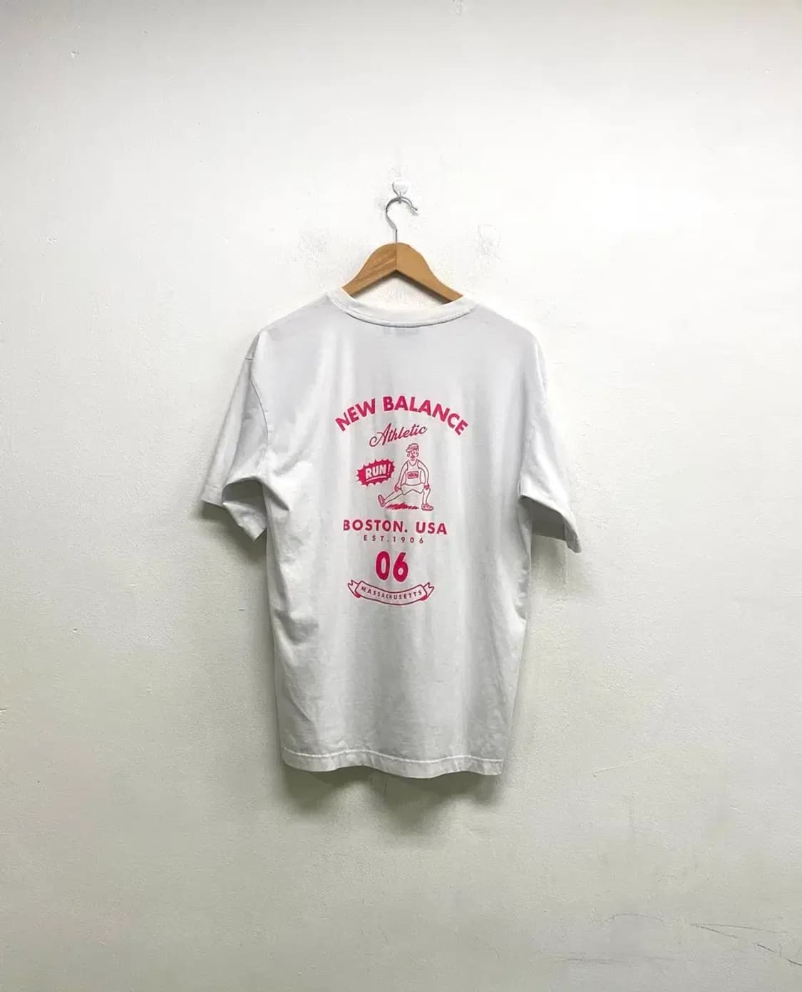 뉴발란스 러너 일러스트 반팔티 L 상품이미지4