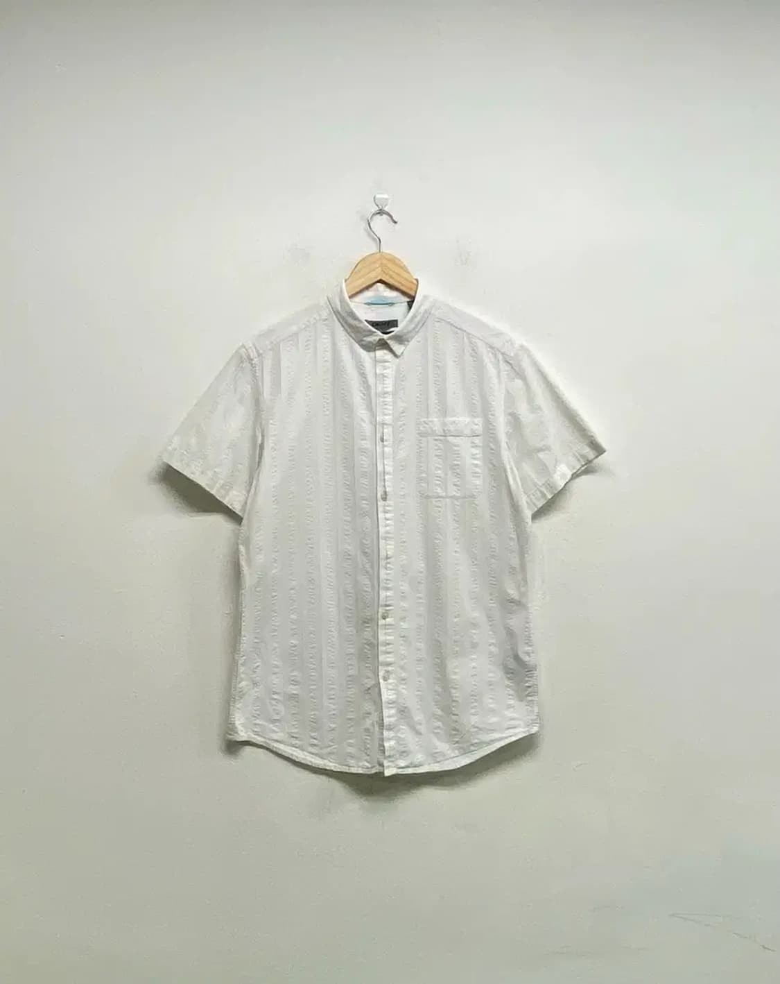 DKNY 시어서커 반팔 셔츠 M 상품이미지1