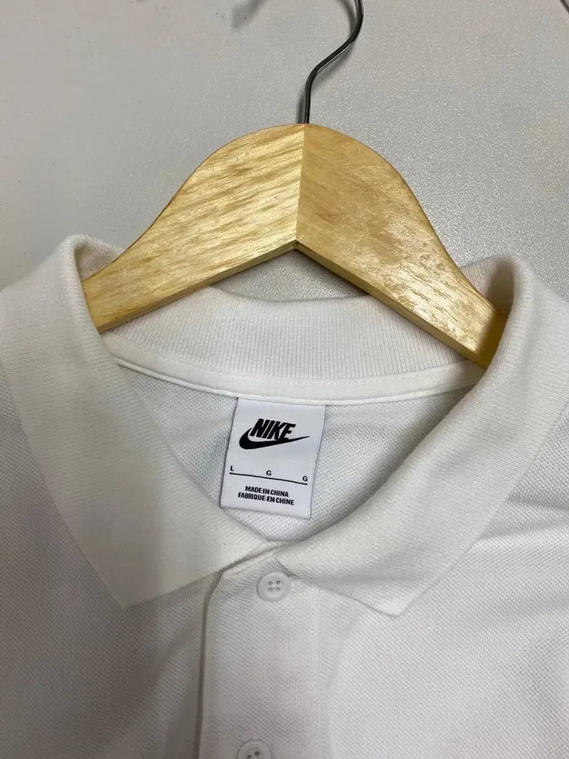 나이키 자수로고 화이트 카라티 L 상품이미지4