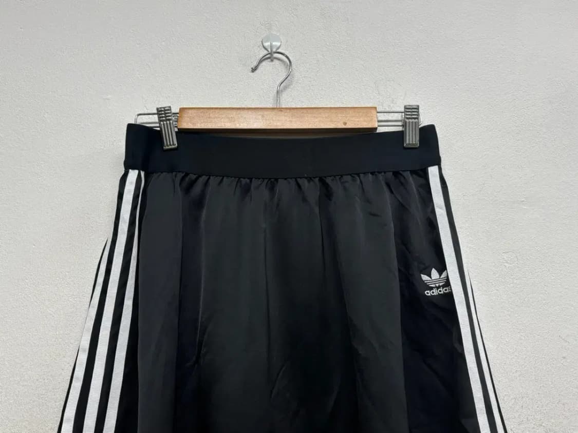 아디다스 새틴 오리지널 삼선 스커트 블랙 M 상품이미지3