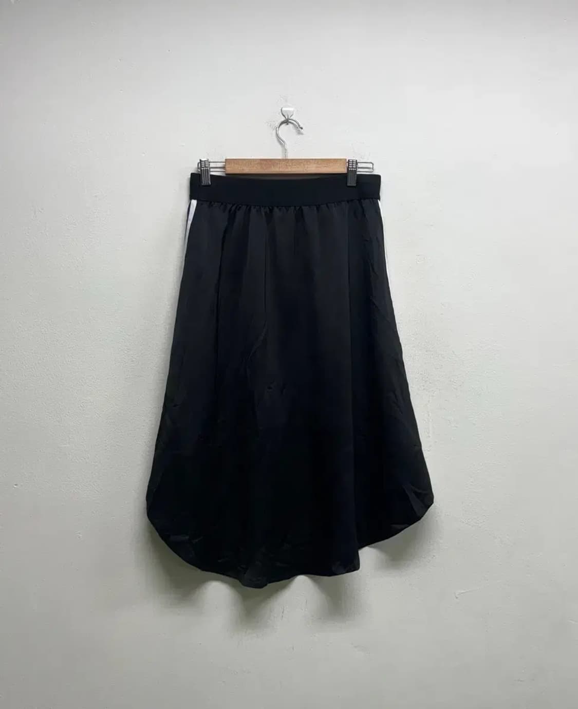 아디다스 새틴 오리지널 삼선 스커트 블랙 M 상품이미지4