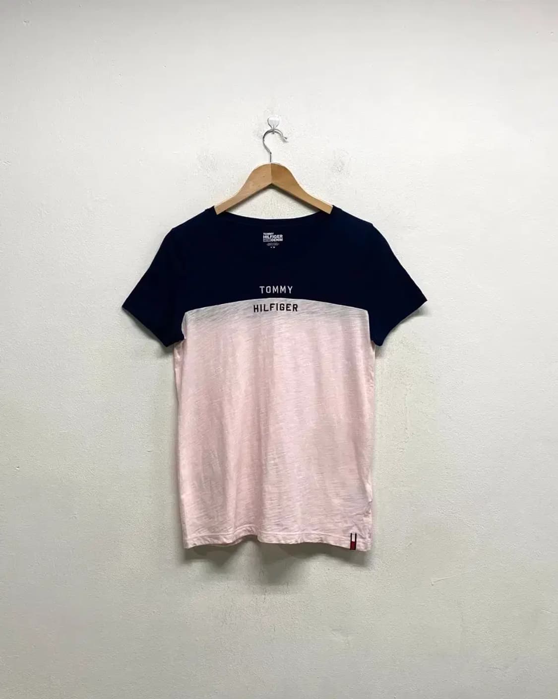 타미힐피거 투배색 라운드 반팔티 S-M 상품이미지1