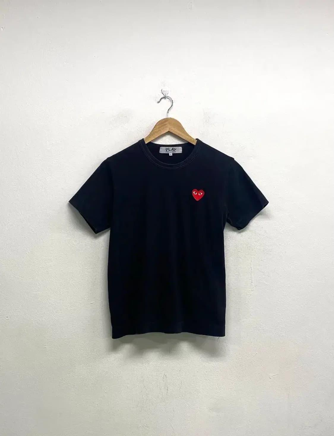 꼼데가르송 플레이 블랙 티셔츠 S-M 상품이미지1