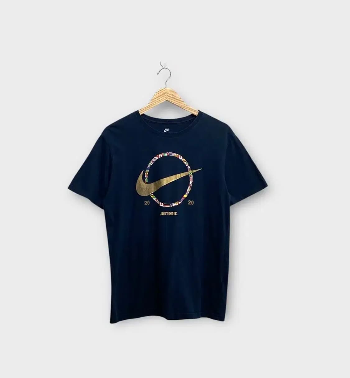 나이키 골드 스우시 반팔티셔츠 S 상품이미지1