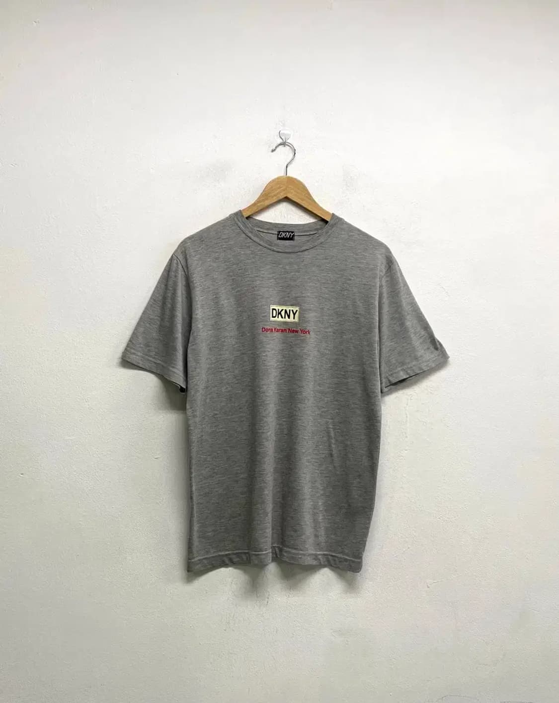 DKNY 로고 그레이 라운드 티셔츠 M 상품이미지1