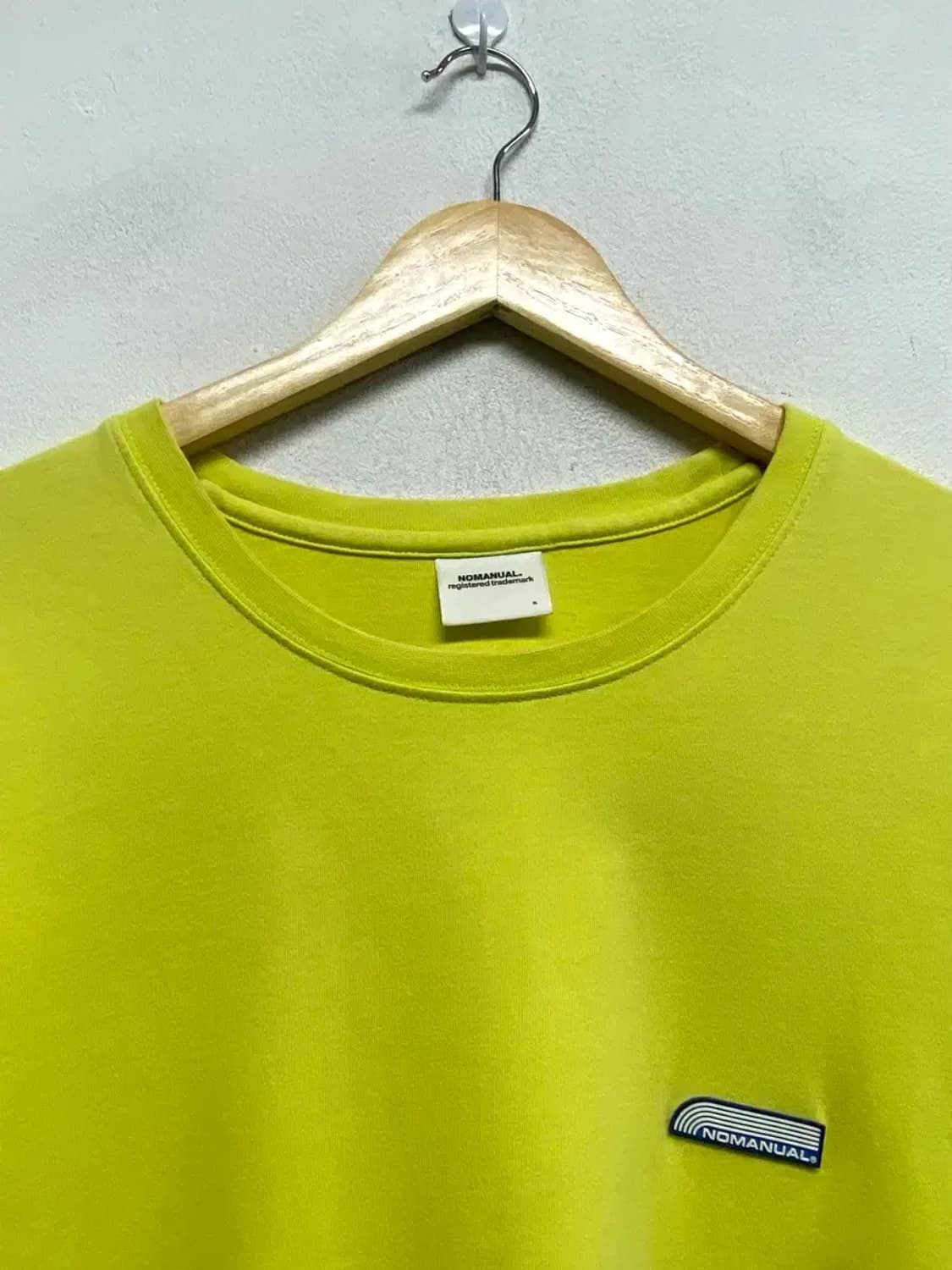 노메뉴얼 NEON GREEN  T-SHIRT - XL 상품이미지4