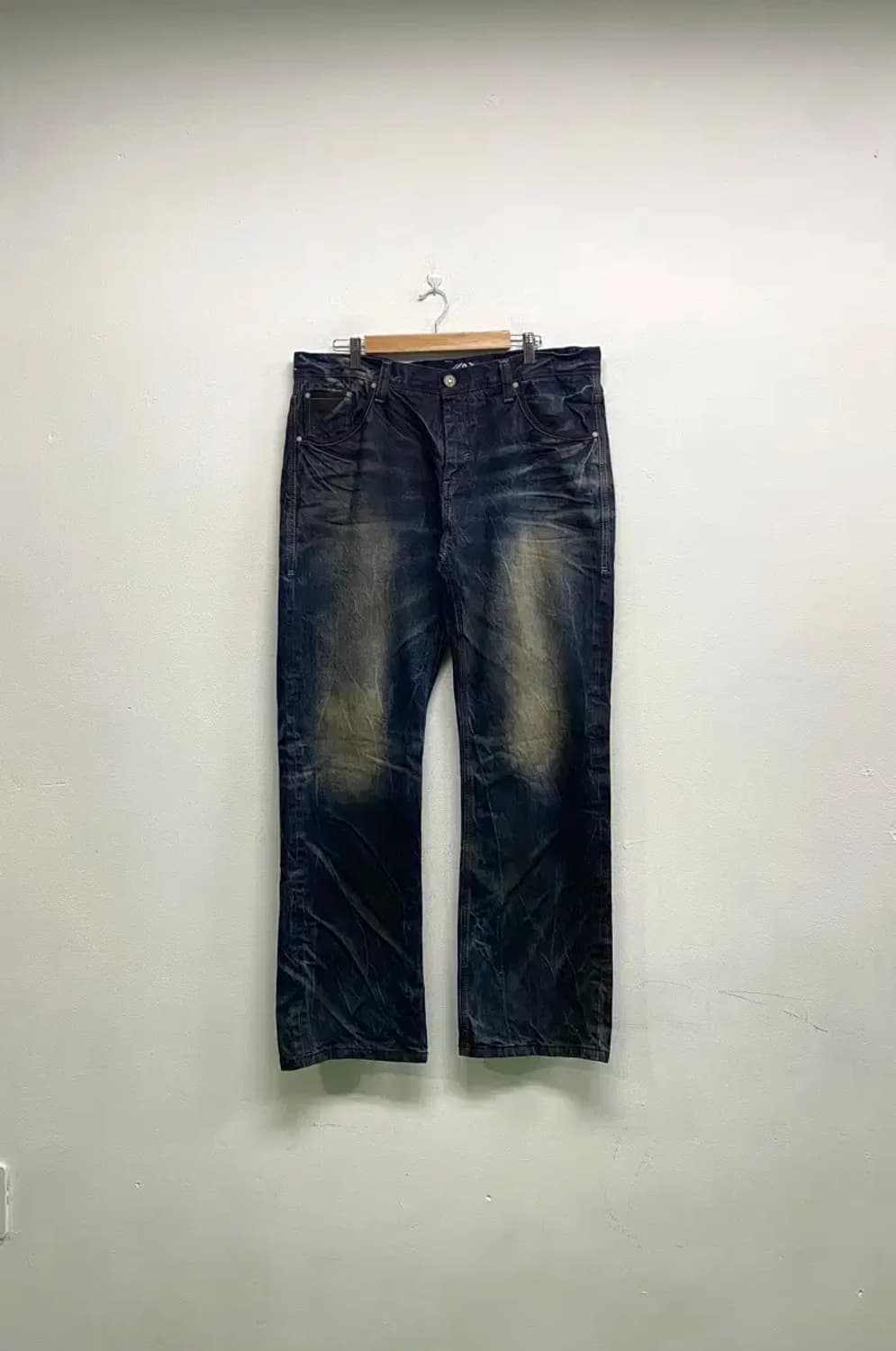 [새상품] 에비수 스트레이트핏 독수리자수 워싱진 38 상품이미지1