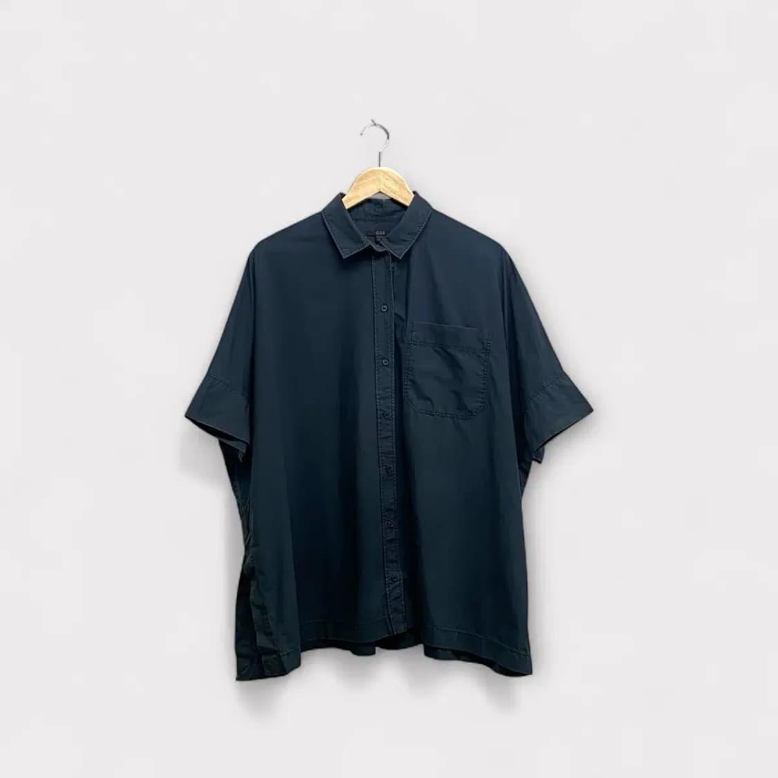 COS 코스 히든포켓 오버핏 셔츠 L. Free 상품이미지1