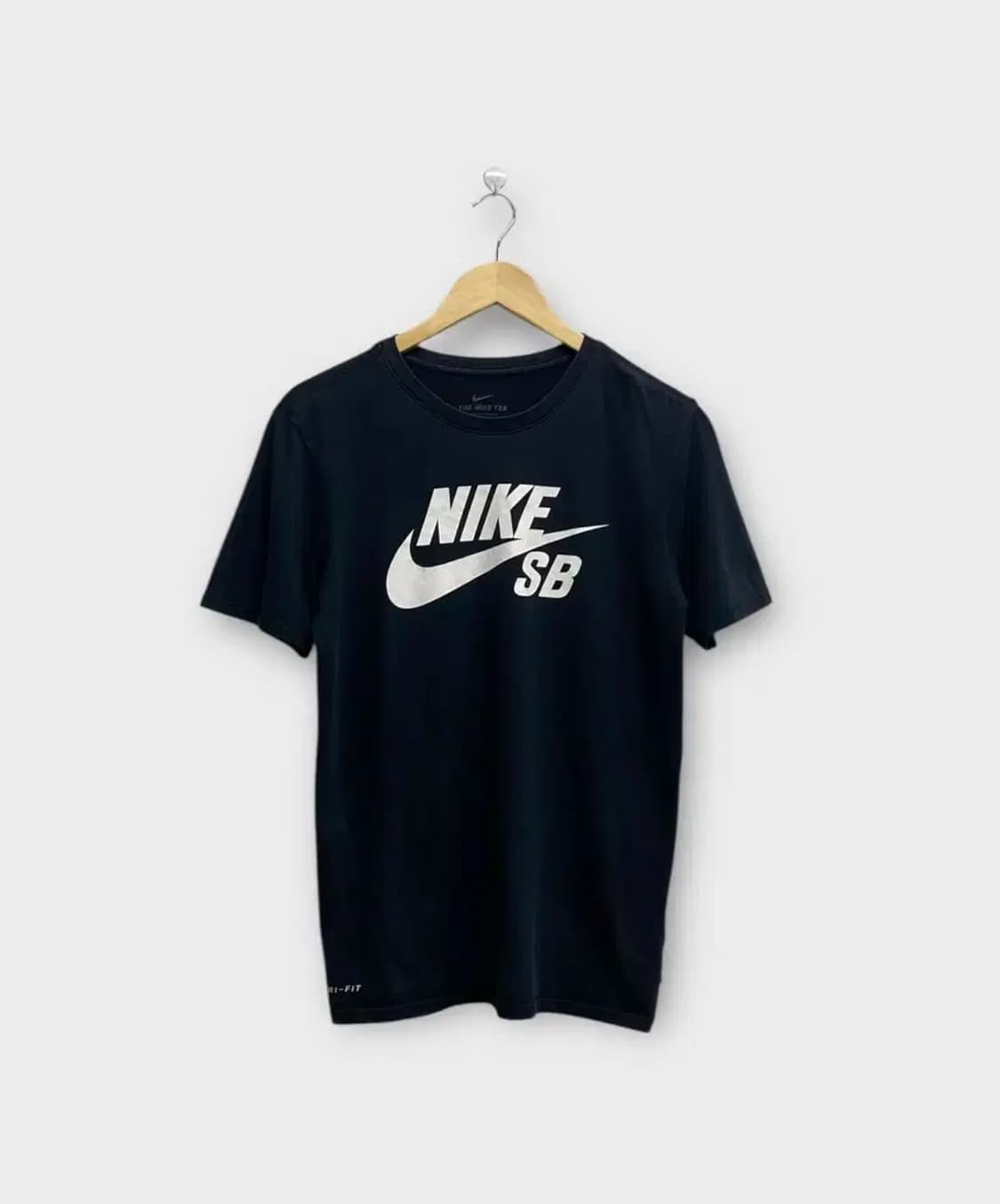 나이키 SB로고 블랙 반팔티 S 상품이미지1