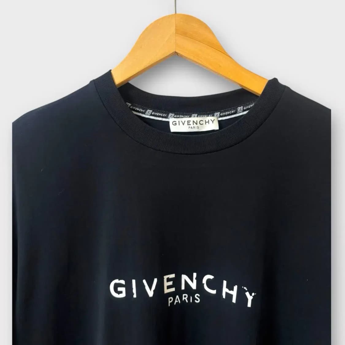 지방시 GIVENCHY 블랙 라운드티 L 상품이미지4