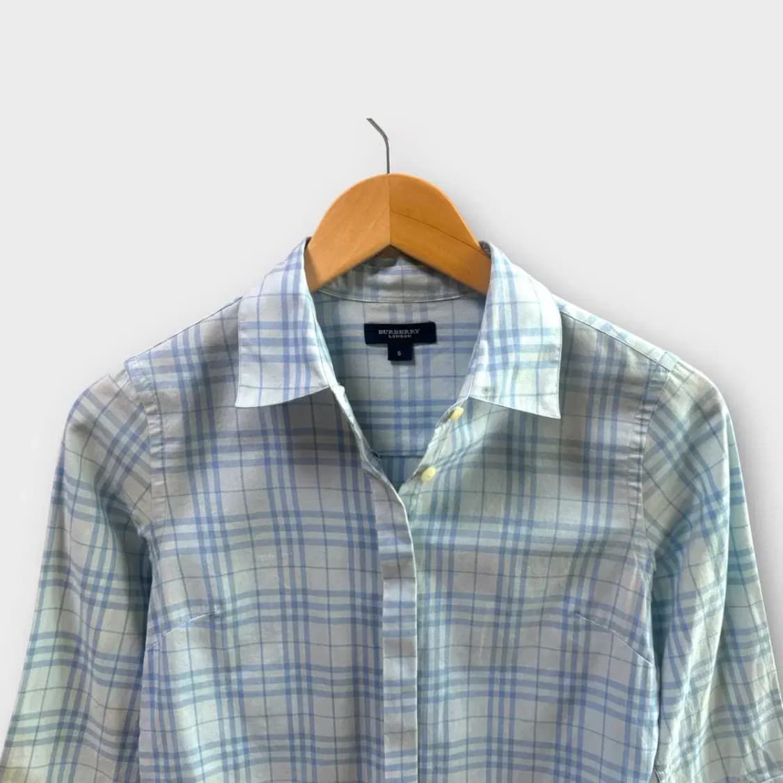 버버리 체크 여성셔츠 S 상품이미지3