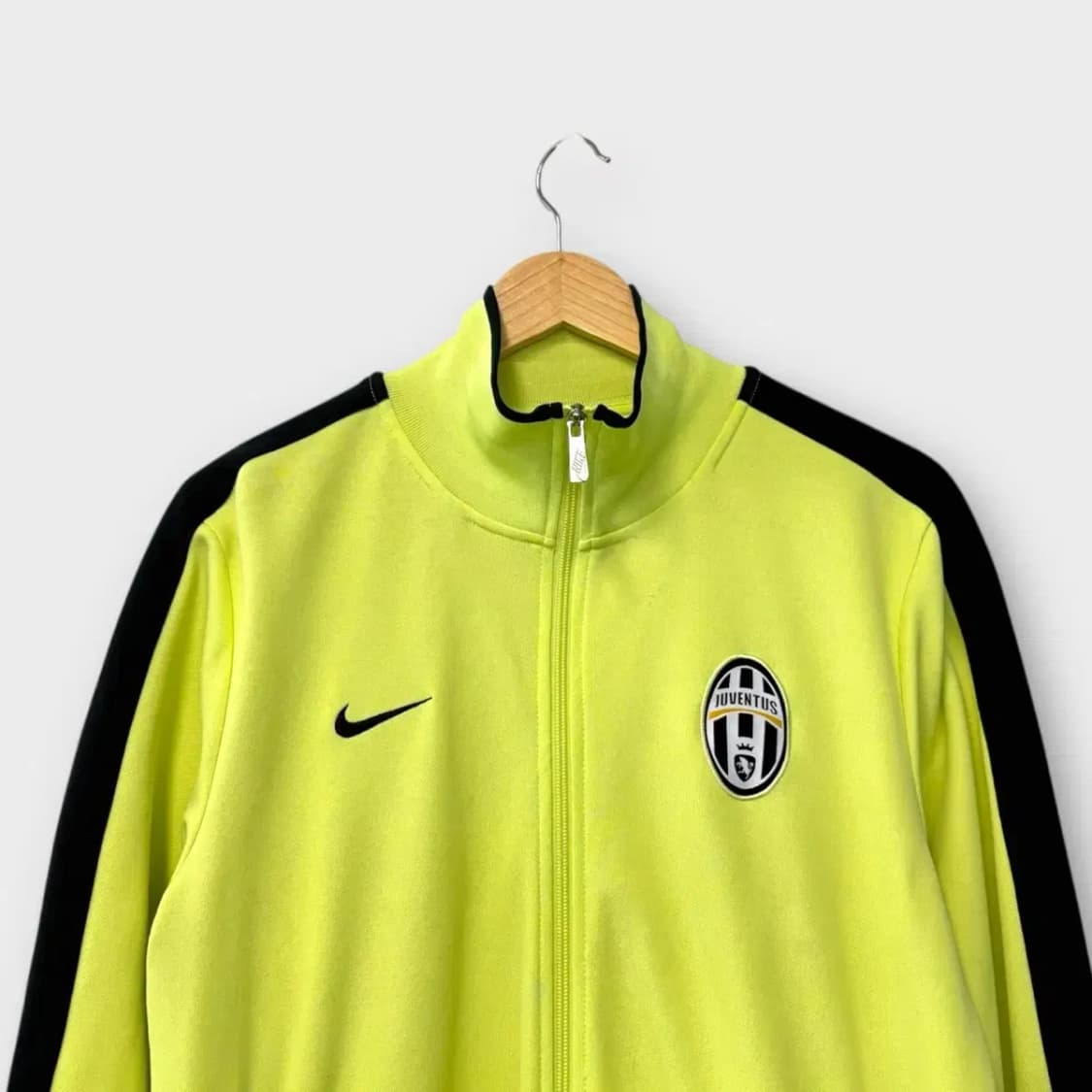 나이키 유벤투스 형광 져지 트랙탑 L 상품이미지2