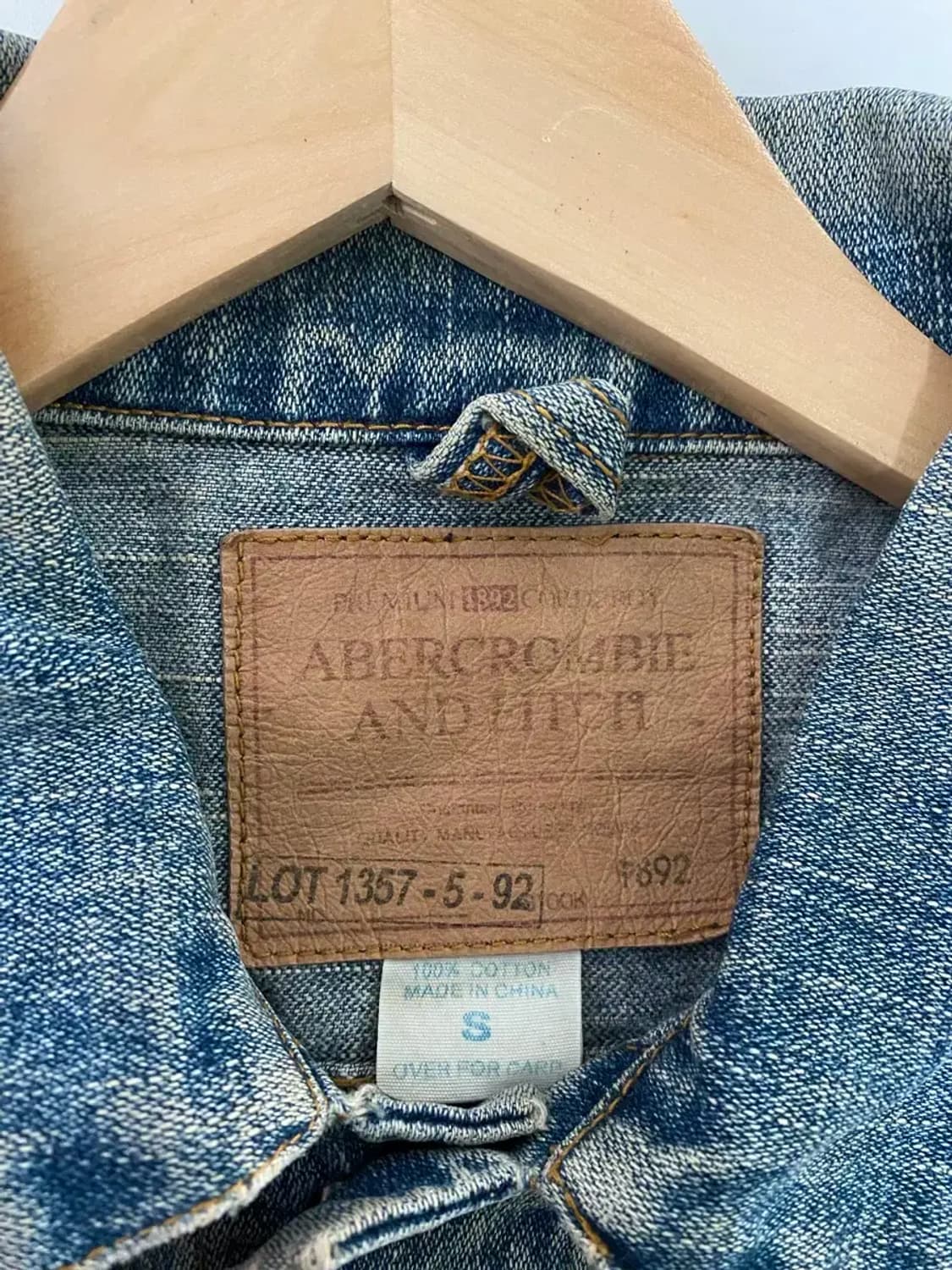 아베크롬비 Y2K 트러커 데님자켓 M 상품이미지4