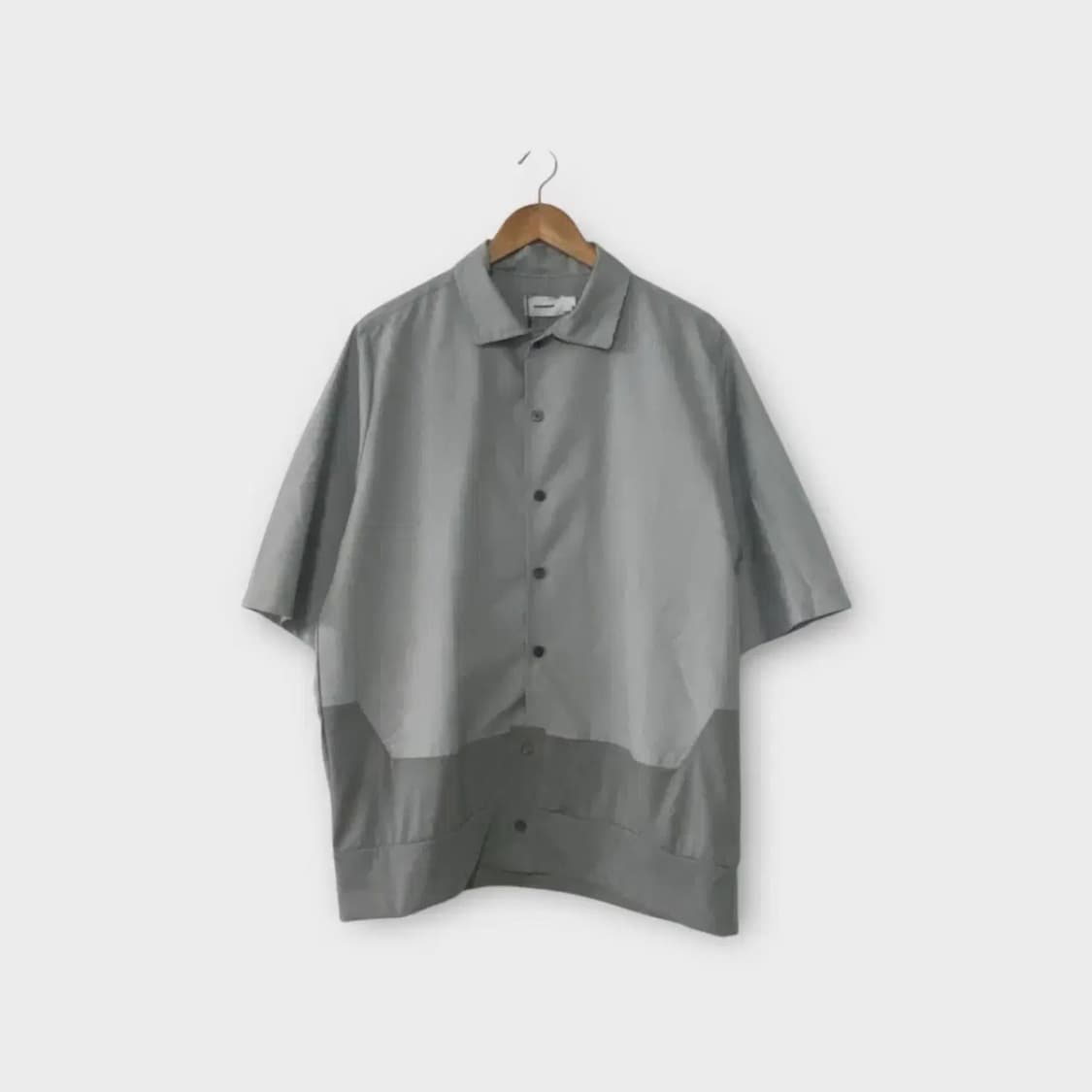 [새상품] 매스노운 오버핏 하프셔츠 그레이 M-L 상품이미지1