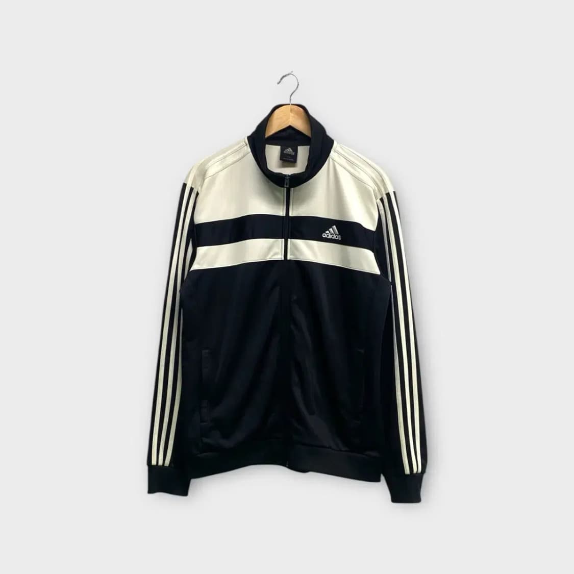 아디다스 트랙탑 범고래 져지 검흰 110 상품이미지1