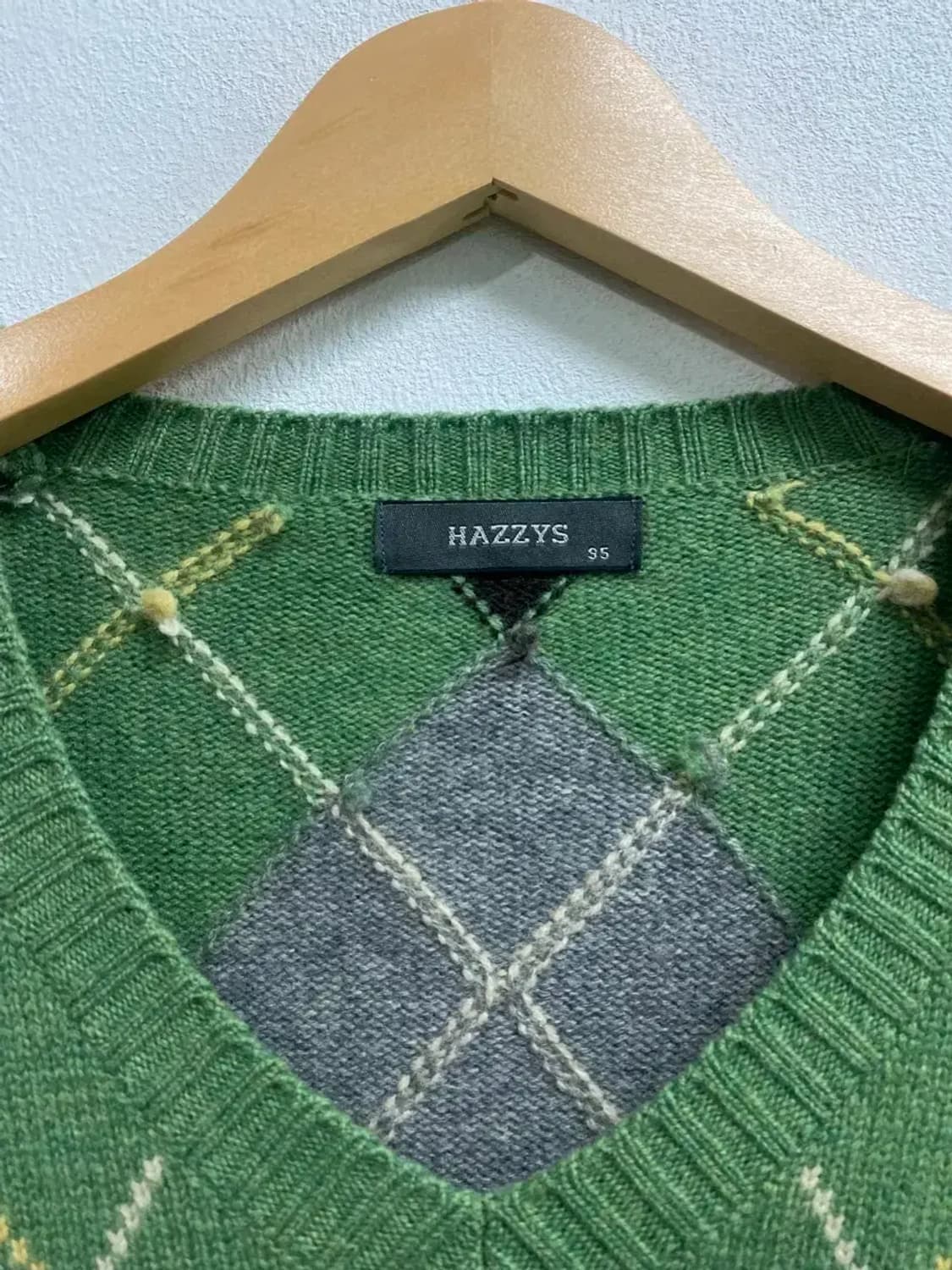 헤지스 그린브라운 아가일 패턴 가디건  95 상품이미지4