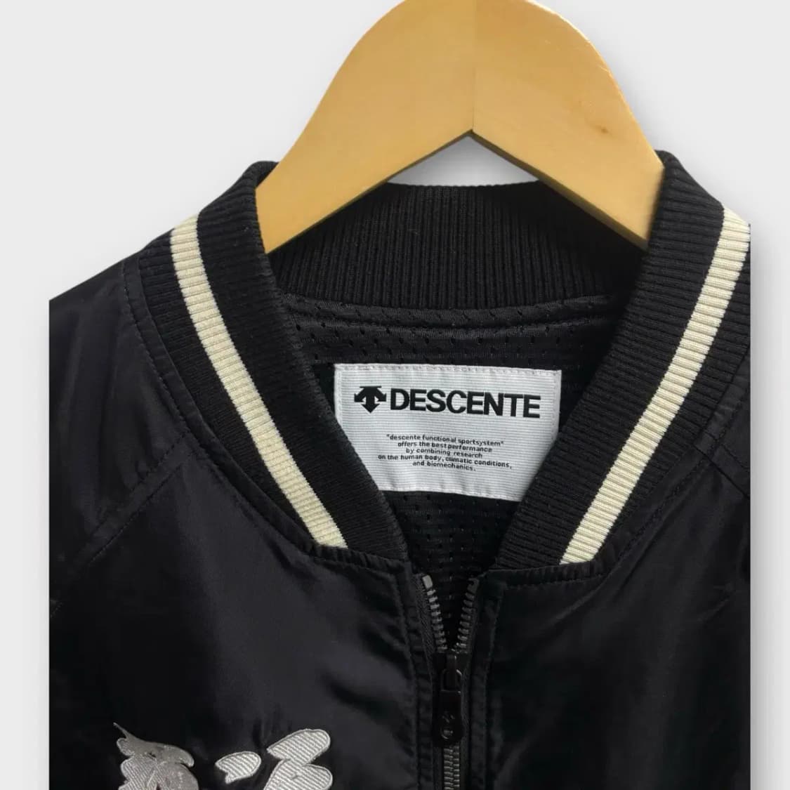 데상트 오사카 빅로고 야구점퍼 바시티 자켓 M 상품이미지5