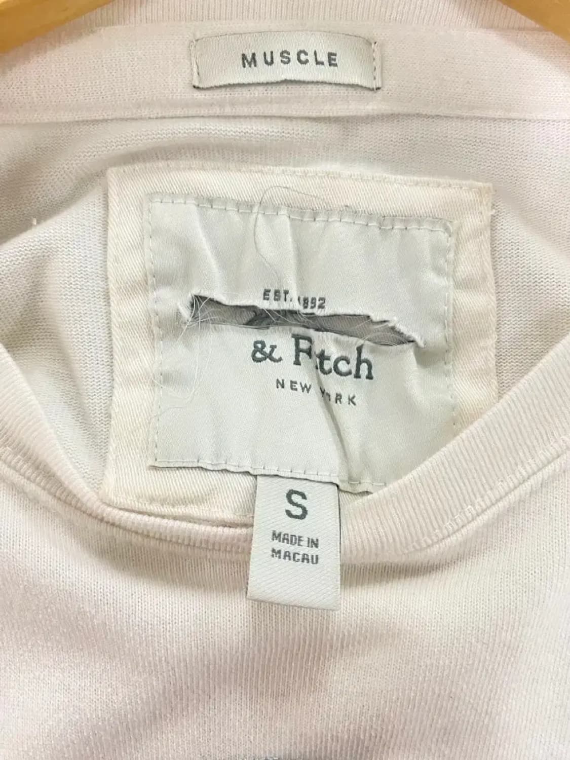 아베크롬비 화이트 긴팔 티셔츠 S 상품이미지5