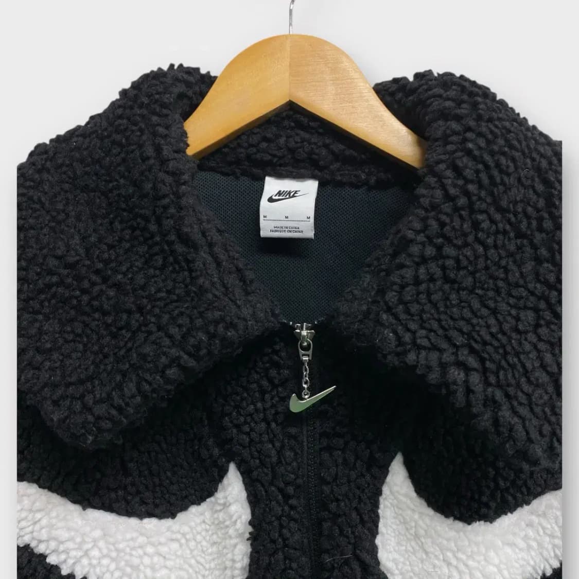나이키 스우시 블랙 뽀글이 자켓 M 상품이미지3