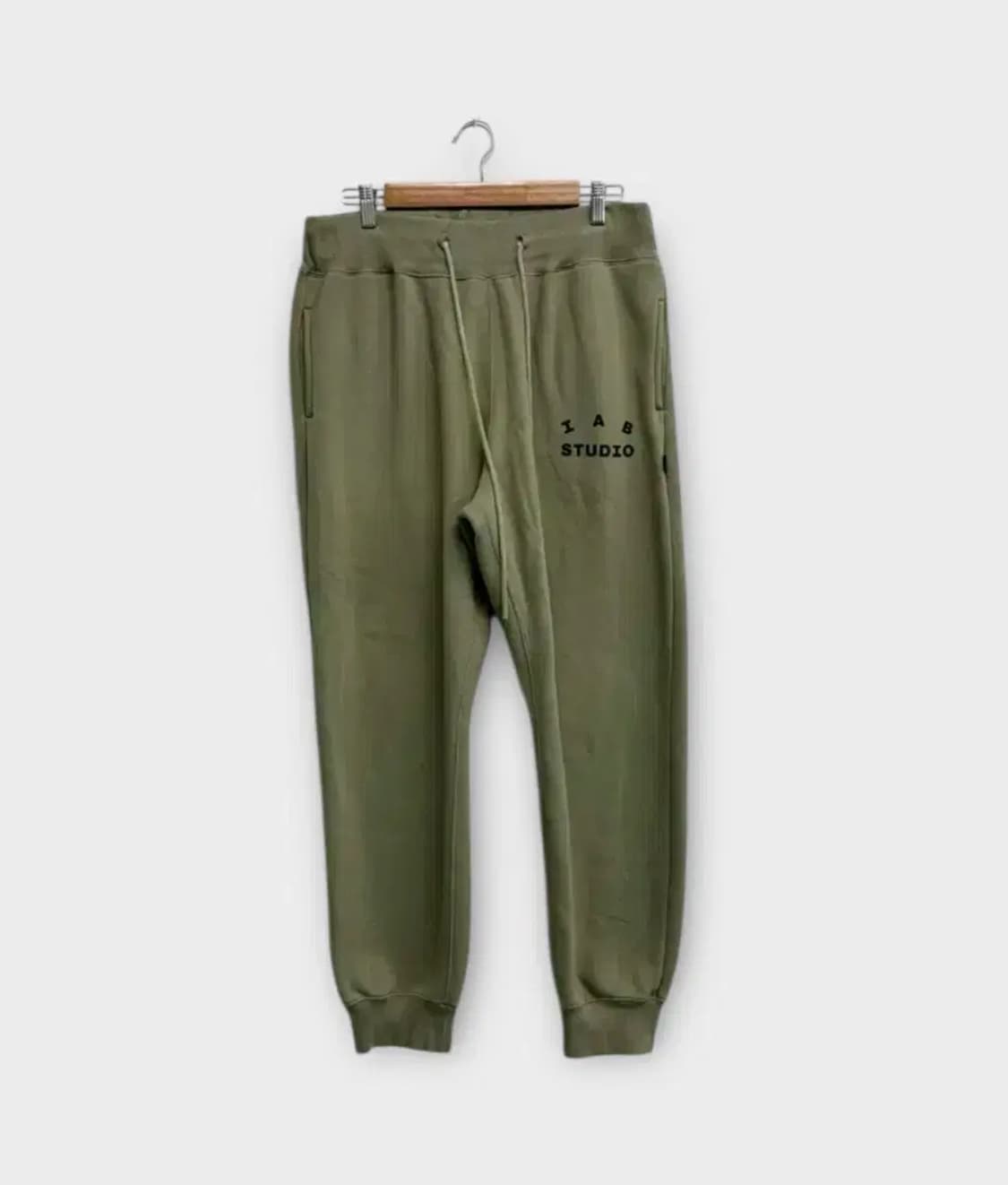 아이앱스튜디오 트레이닝 카키색 팬츠 L 상품이미지1