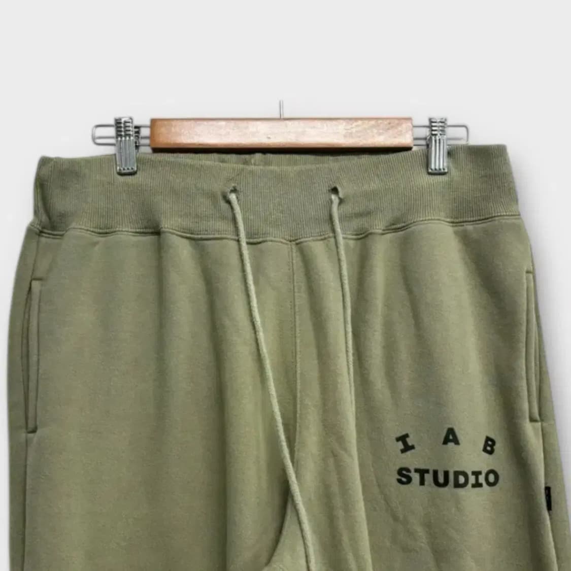 아이앱스튜디오 트레이닝 카키색 팬츠 L 상품이미지2