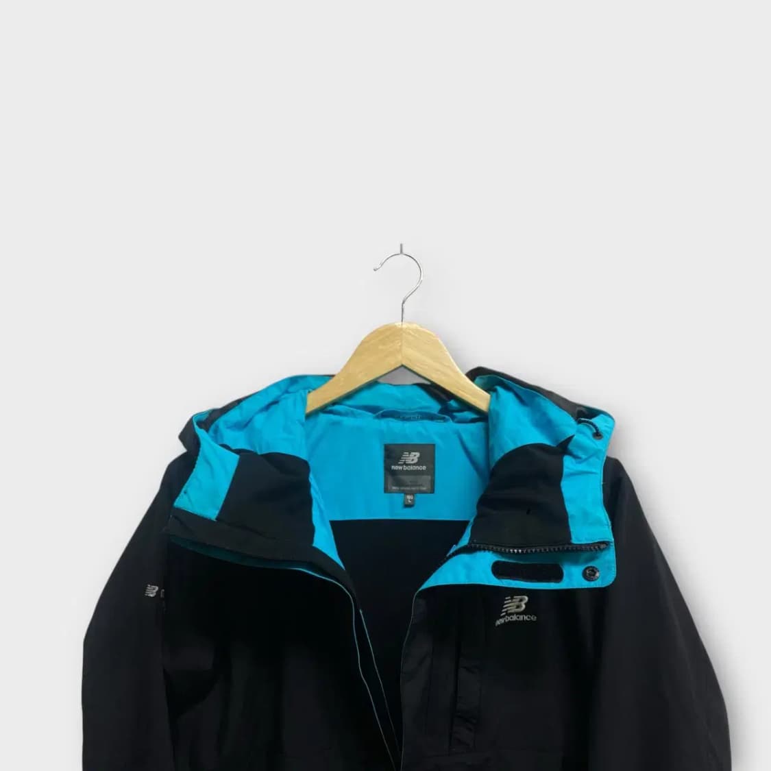 뉴발란스 NB 바람막이 자켓 L 상품이미지4
